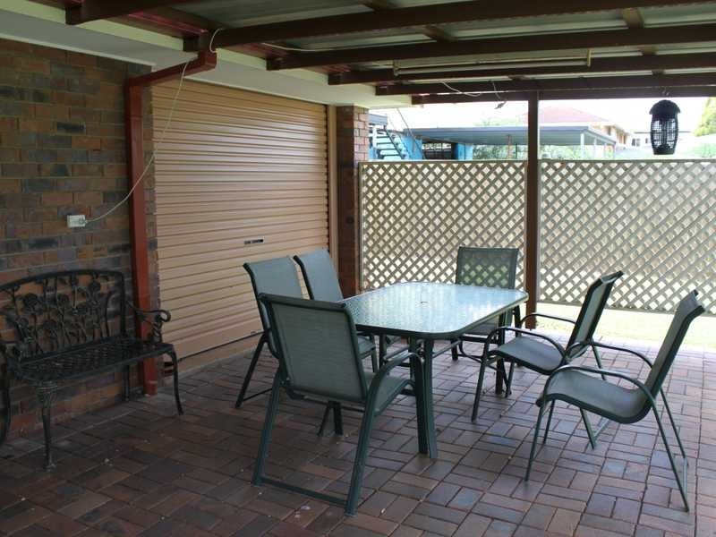 9 Pine Street, Flinders View QLD 4305