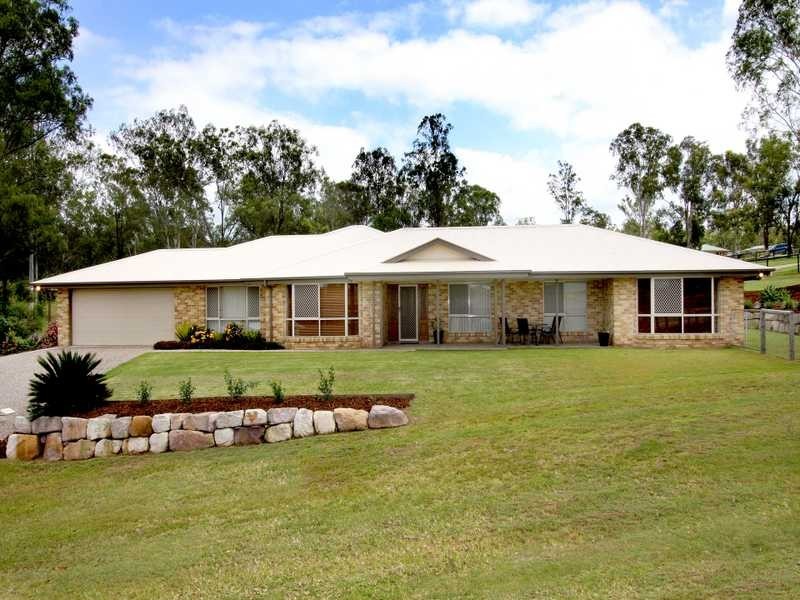 1 Appaloosa Place, Pine Mountain QLD 4306