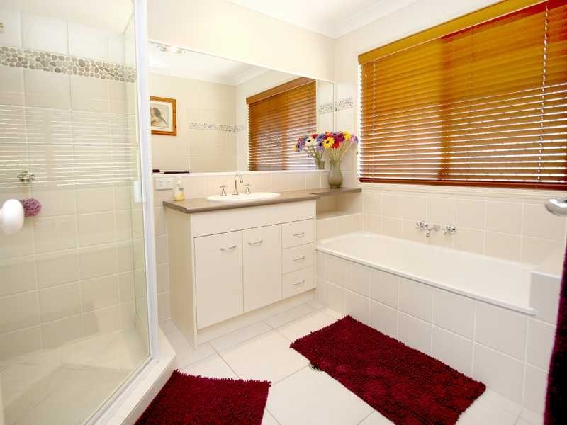 1 Appaloosa Place, Pine Mountain QLD 4306