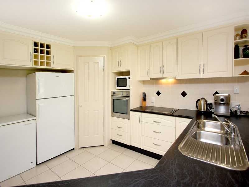 1 Appaloosa Place, Pine Mountain QLD 4306