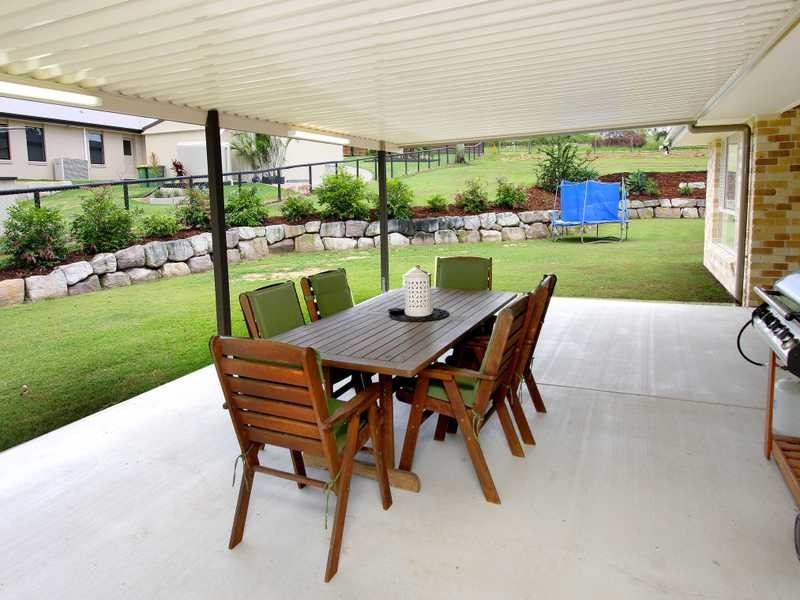 1 Appaloosa Place, Pine Mountain QLD 4306