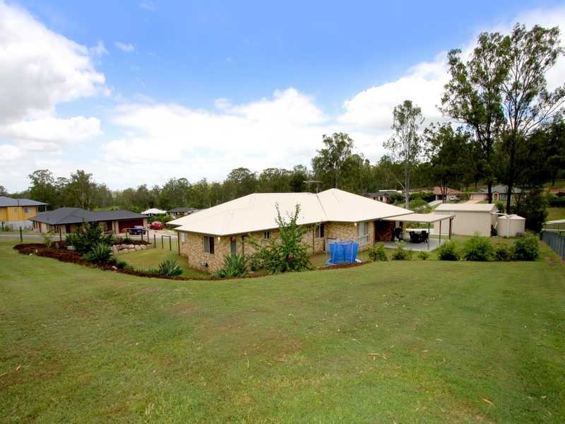 1 Appaloosa Place, Pine Mountain QLD 4306