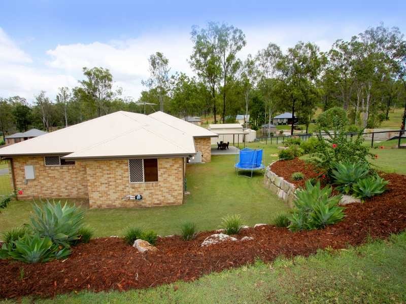 1 Appaloosa Place, Pine Mountain QLD 4306