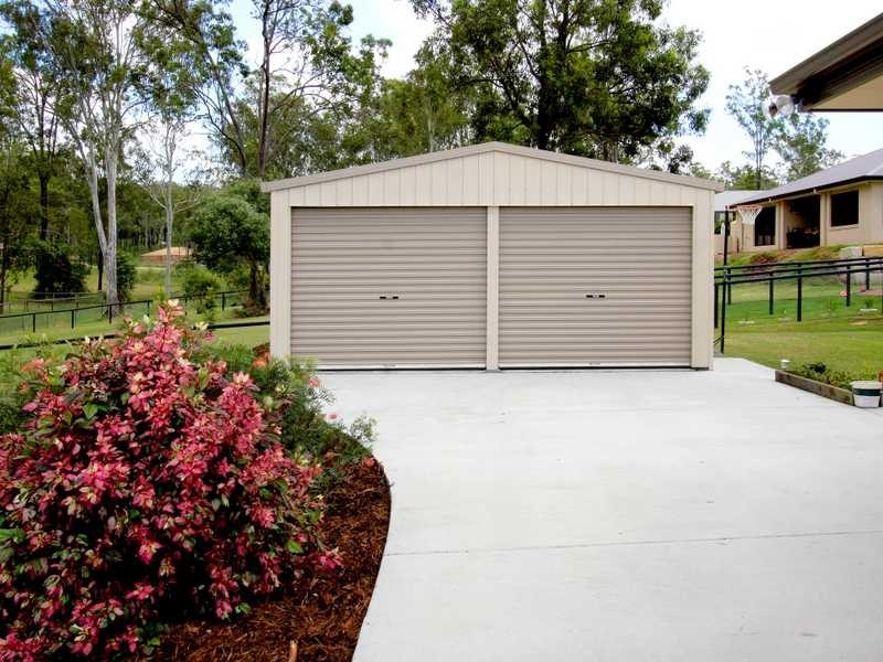 1 Appaloosa Place, Pine Mountain QLD 4306