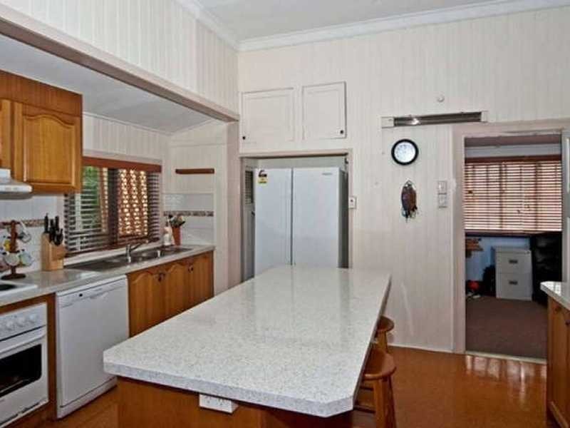 18 Barrett Street, East Ipswich QLD 4305