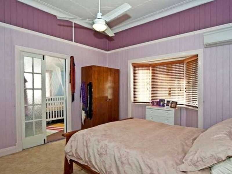 18 Barrett Street, East Ipswich QLD 4305