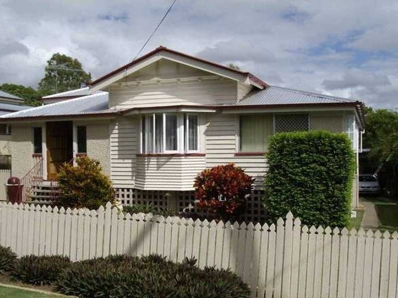 18 Barrett Street, East Ipswich QLD 4305