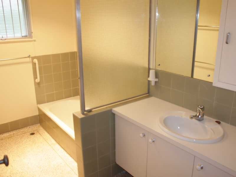 7 Walker Street, Ipswich QLD 4305