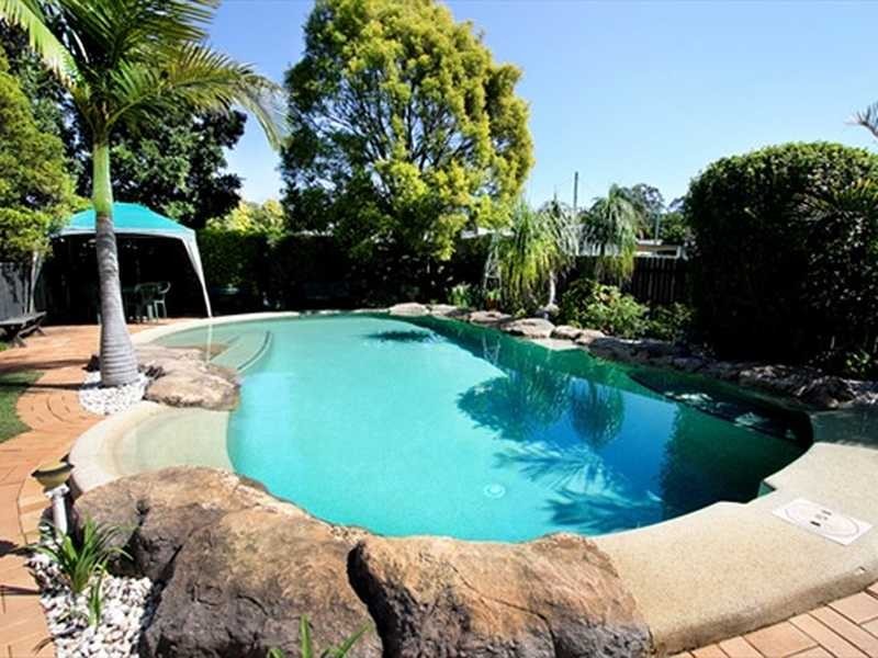 8 Sheppey Place, Yamanto QLD 4305