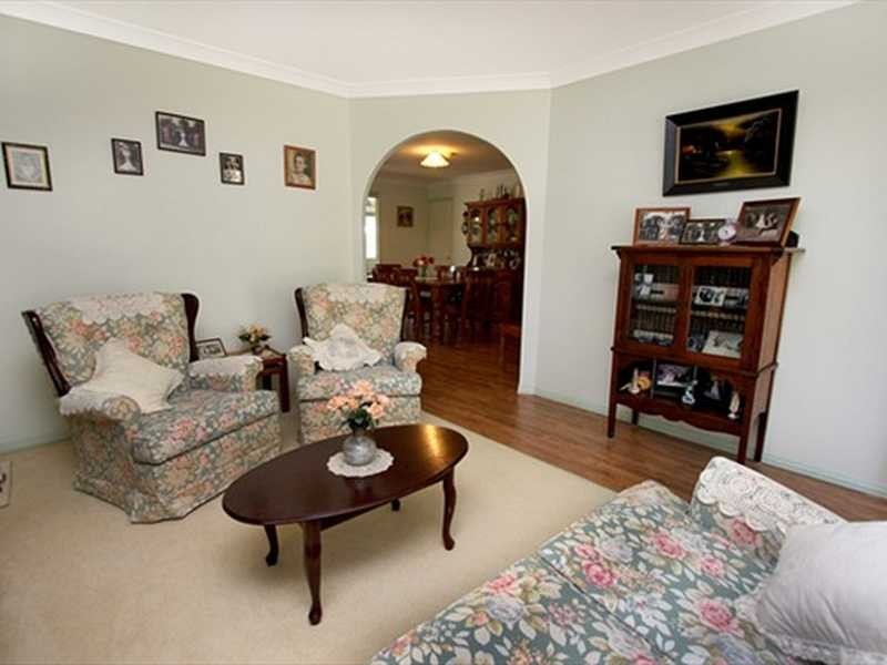 8 Sheppey Place, Yamanto QLD 4305