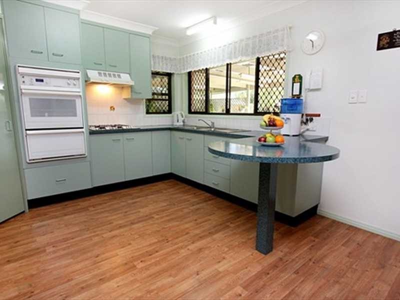 8 Sheppey Place, Yamanto QLD 4305