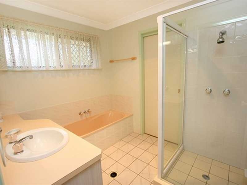 8 Sheppey Place, Yamanto QLD 4305