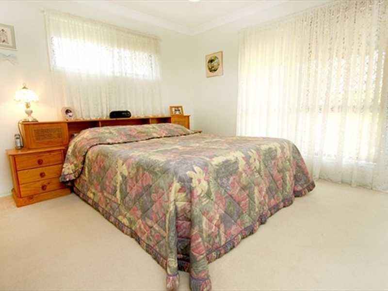 8 Sheppey Place, Yamanto QLD 4305