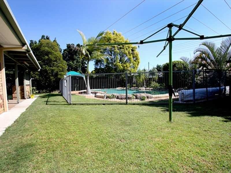 8 Sheppey Place, Yamanto QLD 4305