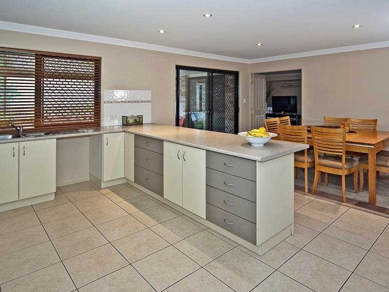 Flinders View QLD 4305