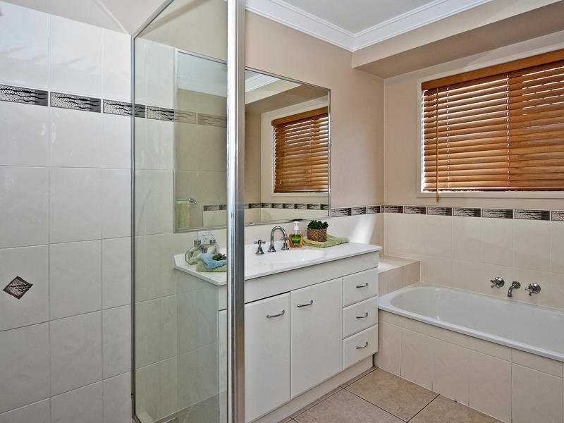 Flinders View QLD 4305