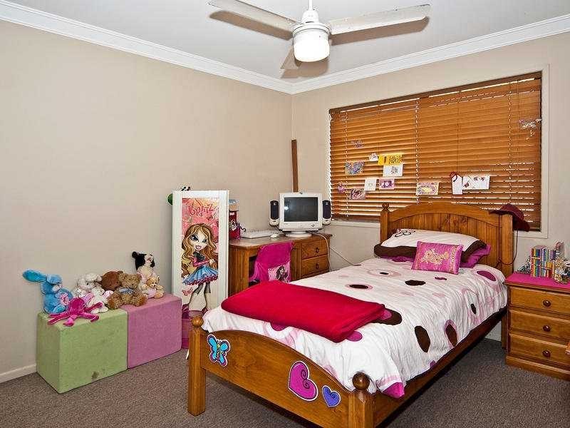 Flinders View QLD 4305