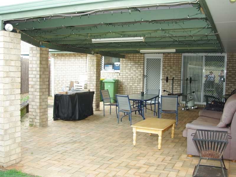 15 Jonquil Circuit, Flinders View QLD 4305