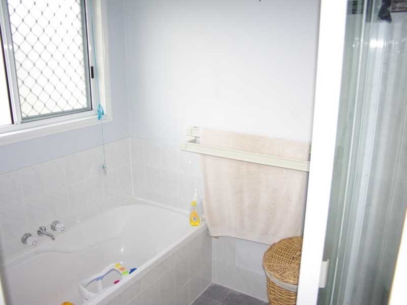 15 Jonquil Circuit, Flinders View QLD 4305