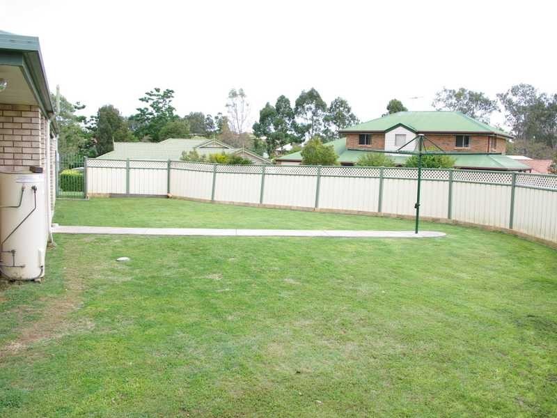 15 Jonquil Circuit, Flinders View QLD 4305