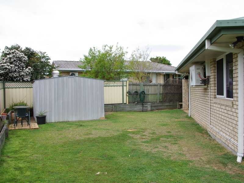 15 Jonquil Circuit, Flinders View QLD 4305