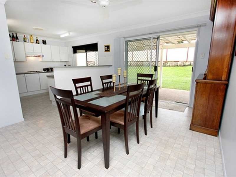 Flinders View QLD 4305