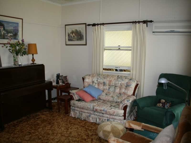 One Mile QLD 4305