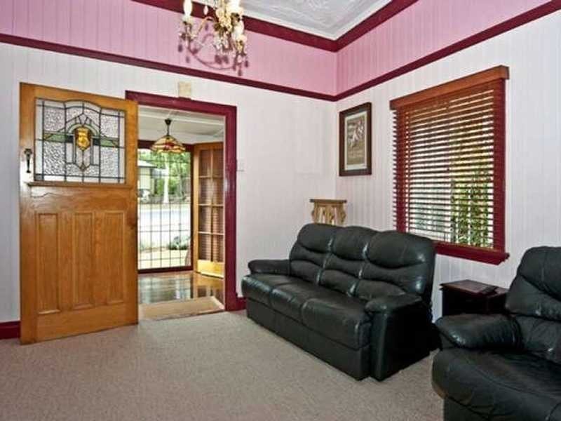 18 Barrett Street, East Ipswich QLD 4305