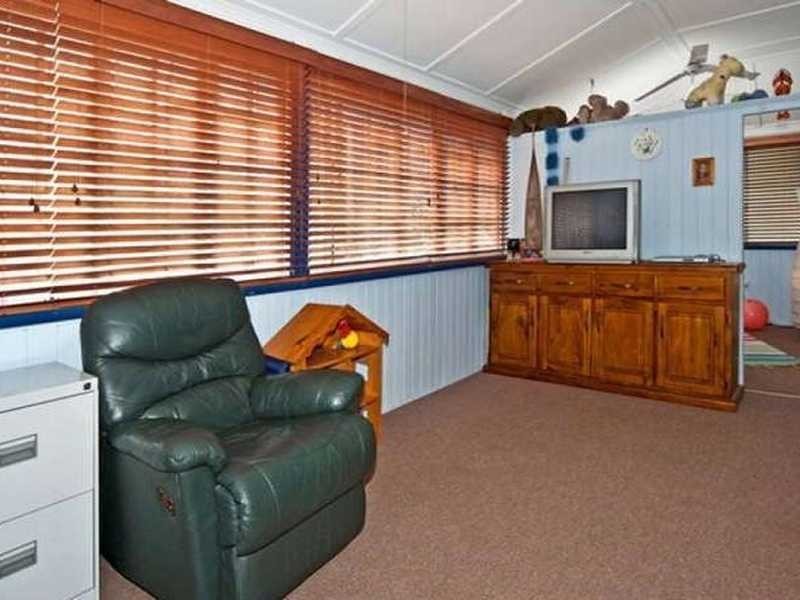 18 Barrett Street, East Ipswich QLD 4305