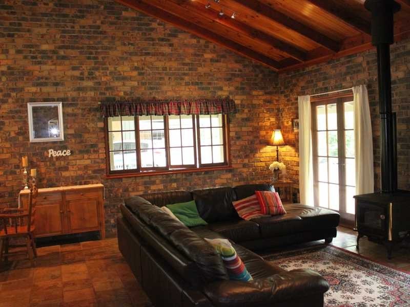 4 Lambton Place, Pine Mountain QLD 4306