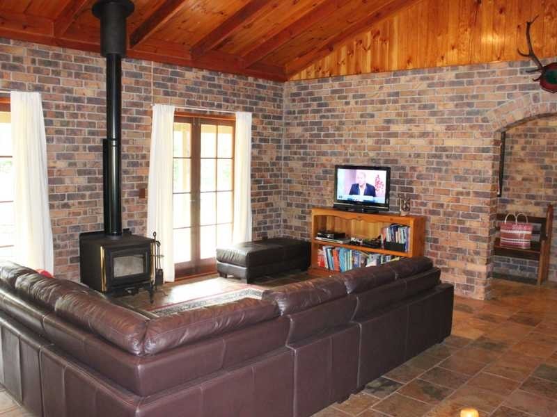 4 Lambton Place, Pine Mountain QLD 4306