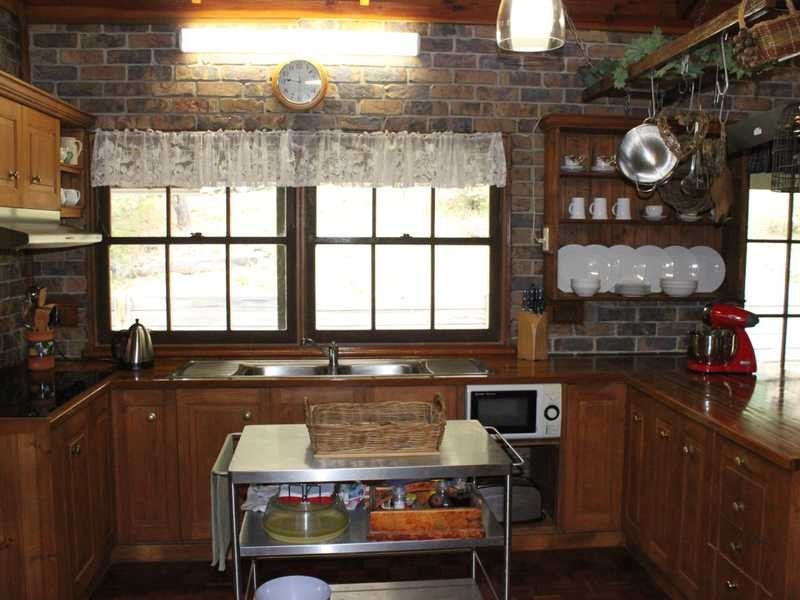 4 Lambton Place, Pine Mountain QLD 4306