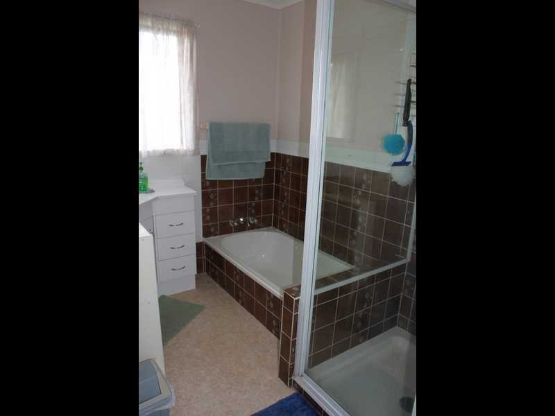 64 River Road, Bundamba QLD 4304