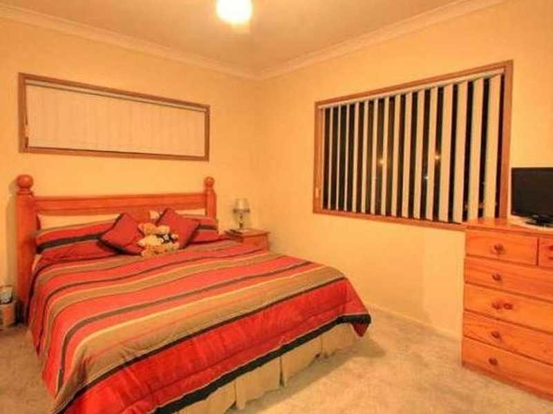 10 Barret Street, Flinders View QLD 4305