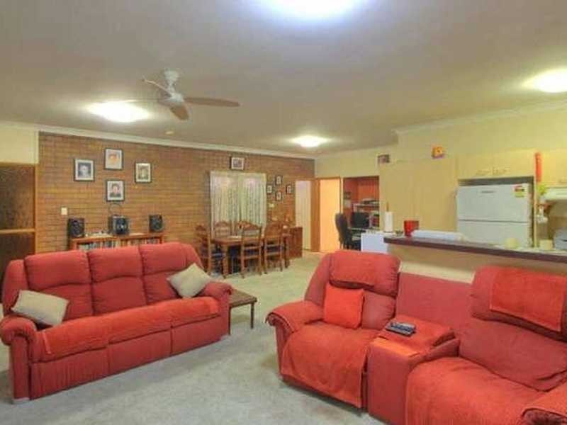 10 Barret Street, Flinders View QLD 4305