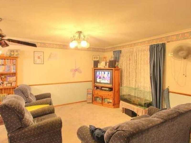10 Barret Street, Flinders View QLD 4305
