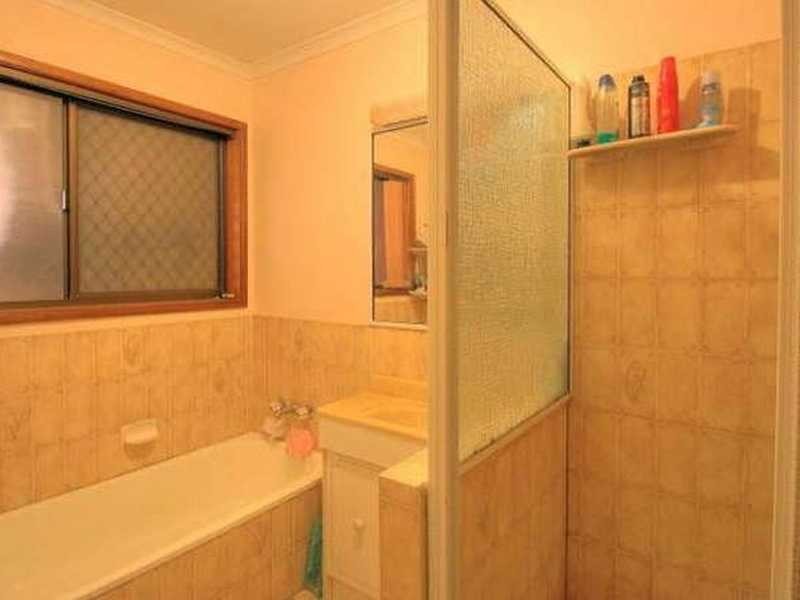 10 Barret Street, Flinders View QLD 4305