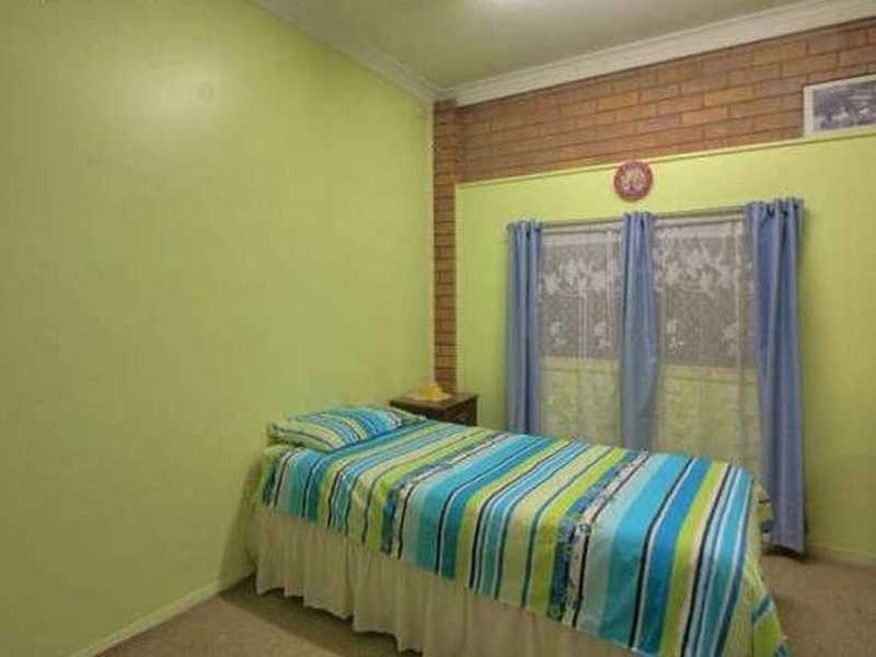 10 Barret Street, Flinders View QLD 4305