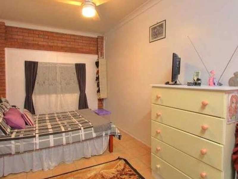 10 Barret Street, Flinders View QLD 4305