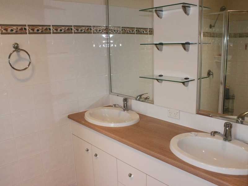 16 Cassinia Place, Flinders View QLD 4305