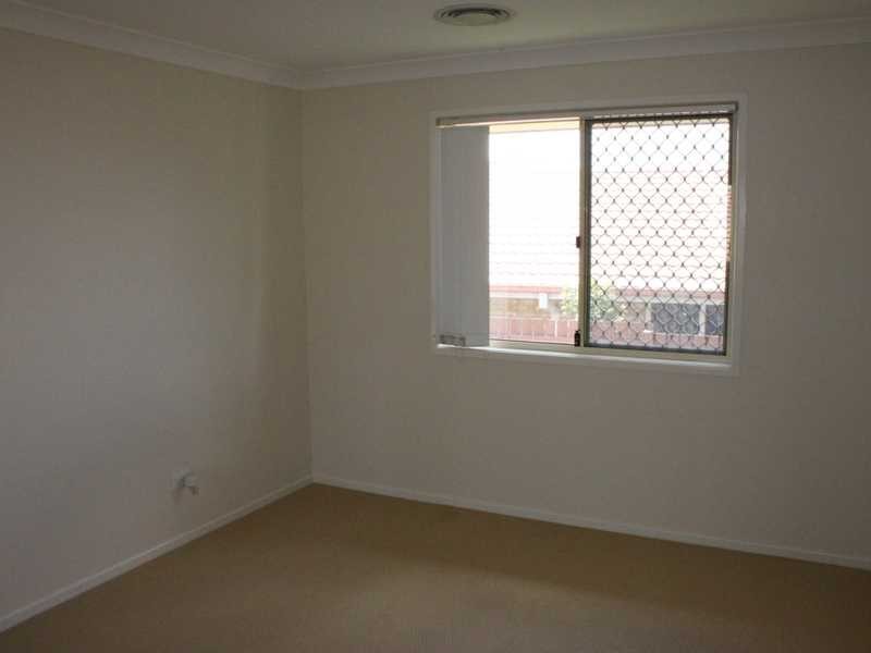 16 Cassinia Place, Flinders View QLD 4305
