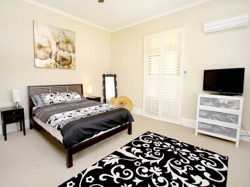 52 Chermside Road, Eastern Heights QLD 4305