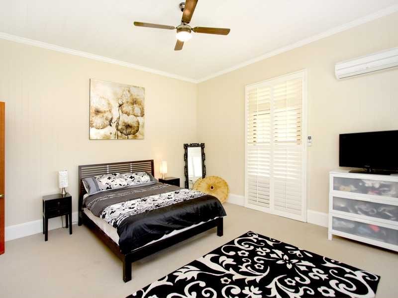 52 Chermside Road, Eastern Heights QLD 4305