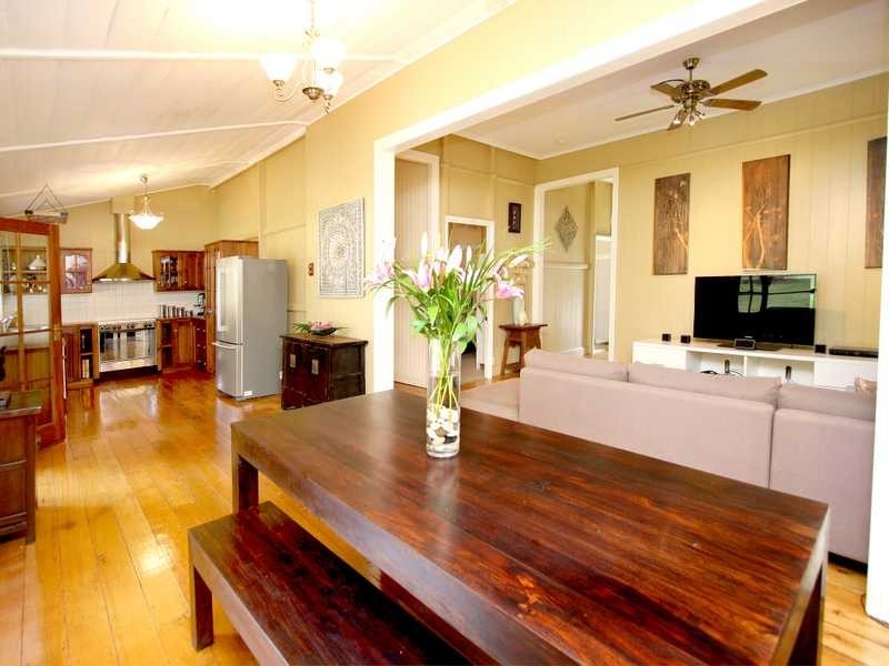 52 Chermside Road, Eastern Heights QLD 4305