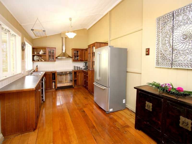 52 Chermside Road, Eastern Heights QLD 4305