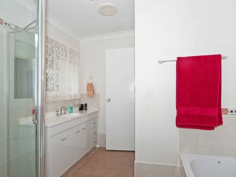 14 Lakewood Court, Flinders View QLD 4305