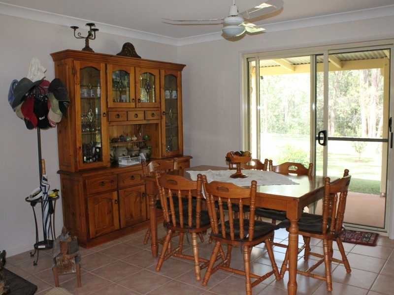 60 Buckingham Court, Mount Hallen QLD 4312