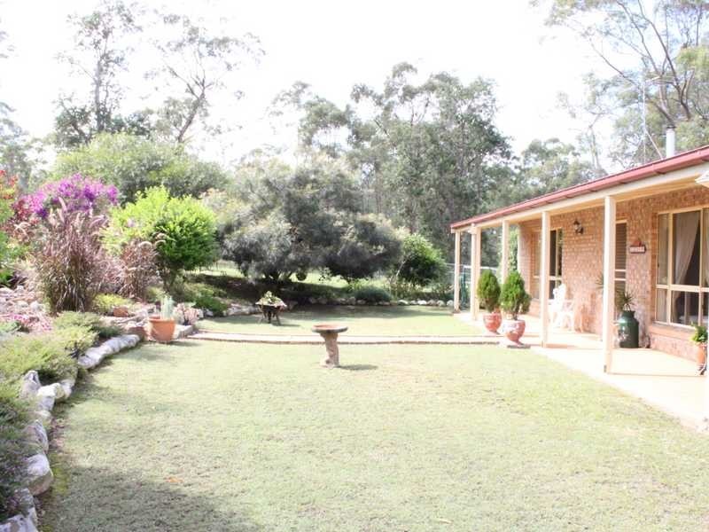 60 Buckingham Court, Mount Hallen QLD 4312