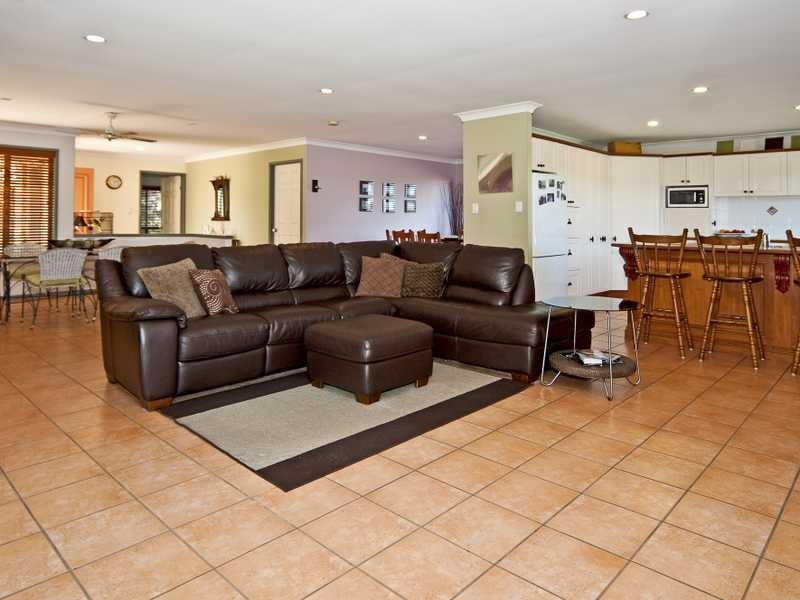 103 Mahons Road, Pine Mountain QLD 4306