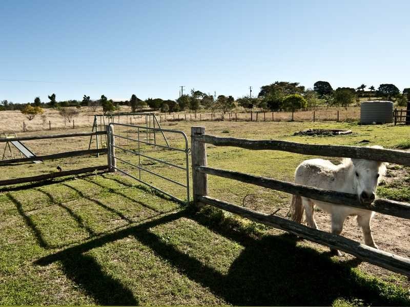 103 Mahons Road, Pine Mountain QLD 4306